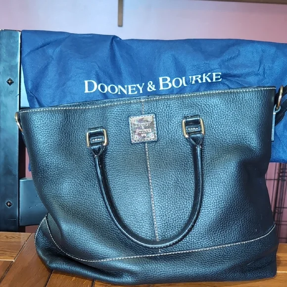 Dooney & Bourke Black Leather Women's Bag - Picture 1 of 8
